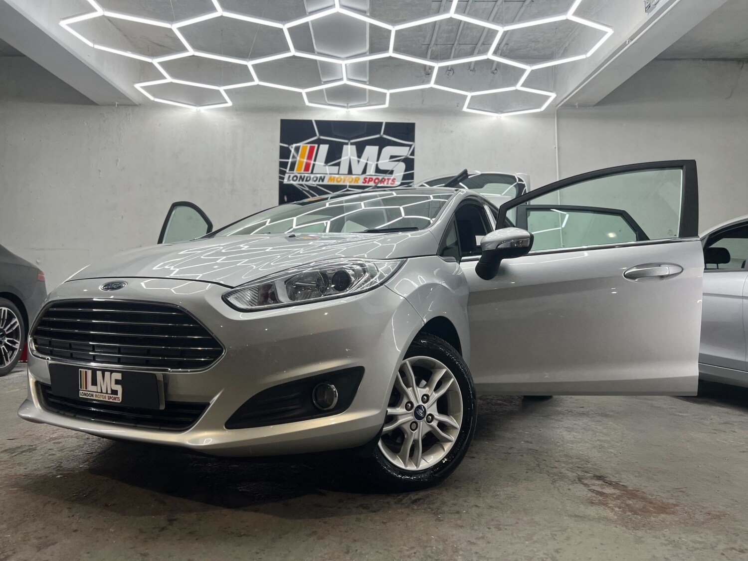 Used Ford Fiesta 2014 for sale - 78152773: Photo 24