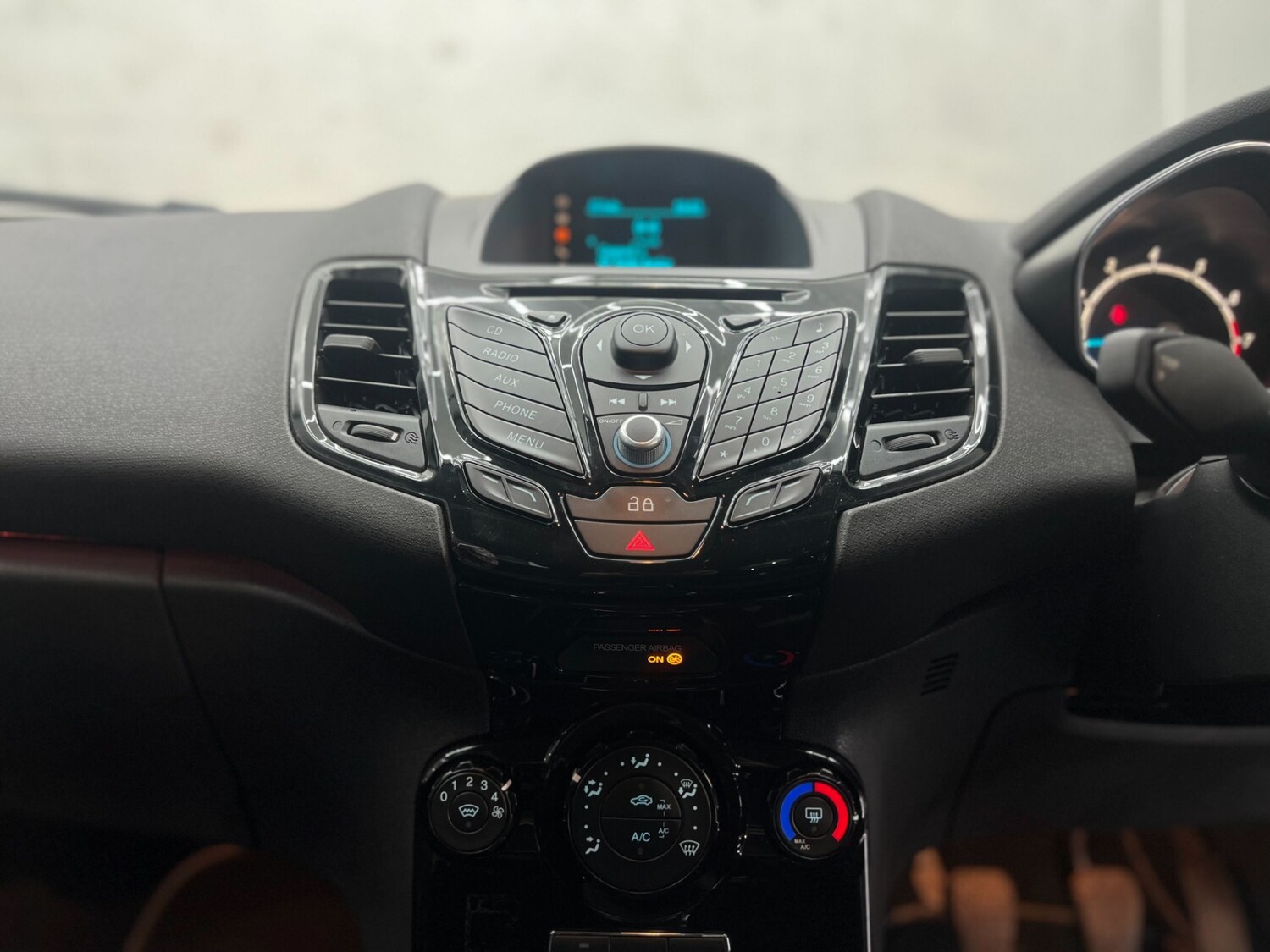 Used Ford Fiesta 2014 for sale - 78152773: Photo 75