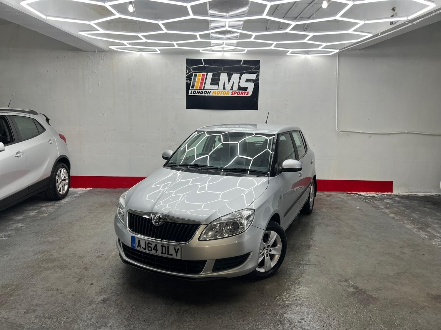 Used Skoda Fabia 2015 for sale - 77233582: Photo 2