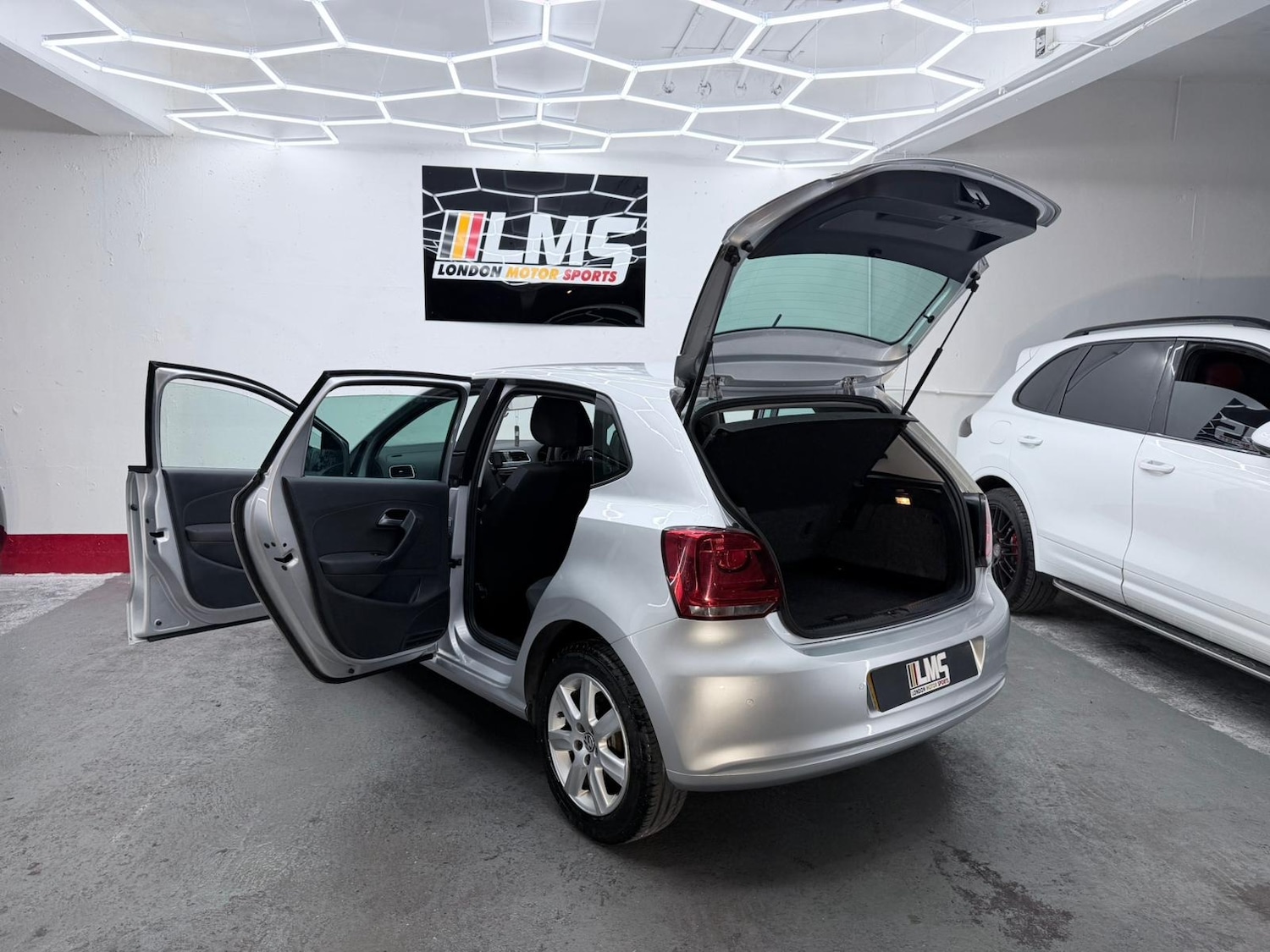 Used Volkswagen Polo 2013 for sale - 76233894: Photo 87