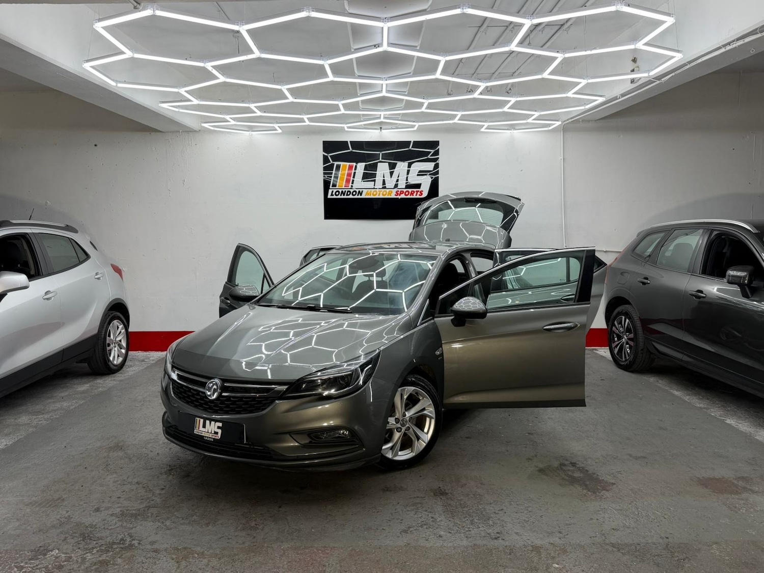 Used Vauxhall Astra 2018 for sale - 77234236: Photo 18