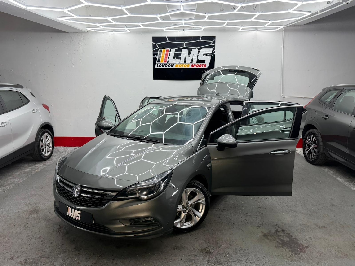 Used Vauxhall Astra 2018 for sale - 77234236: Photo 19