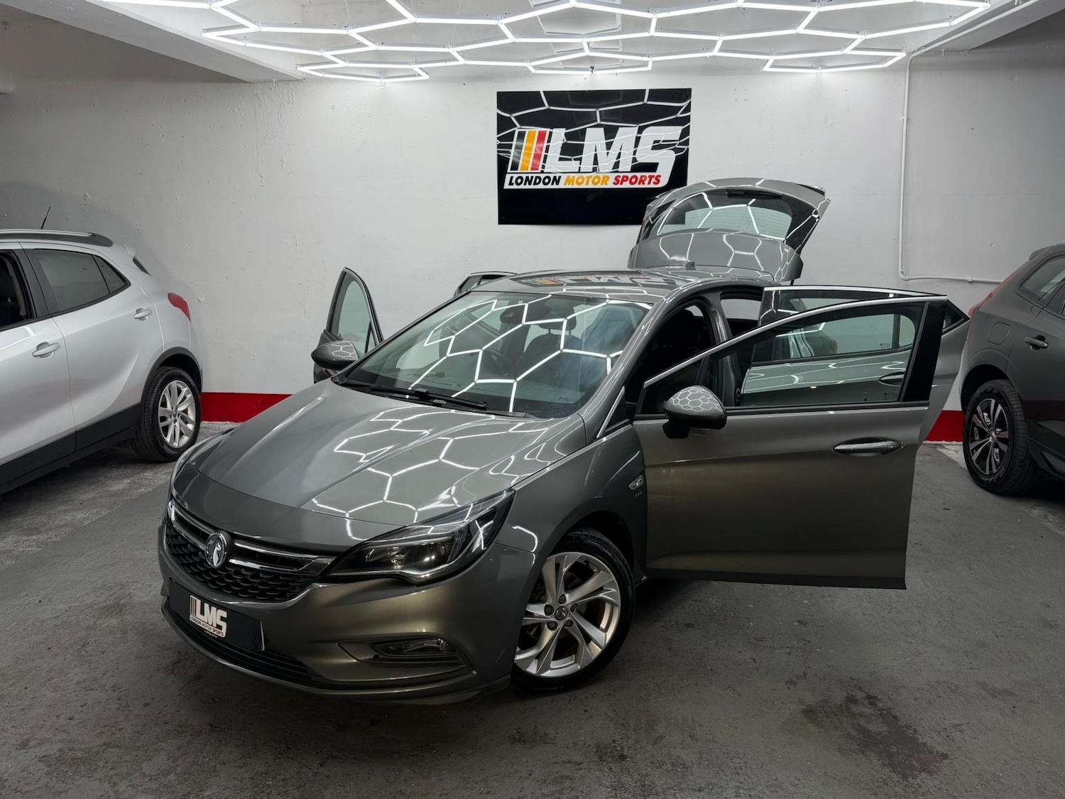 Used Vauxhall Astra 2018 for sale - 77234236: Photo 22
