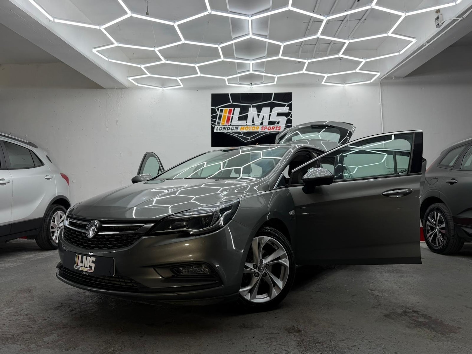 Used Vauxhall Astra 2018 for sale - 77234236: Photo 24