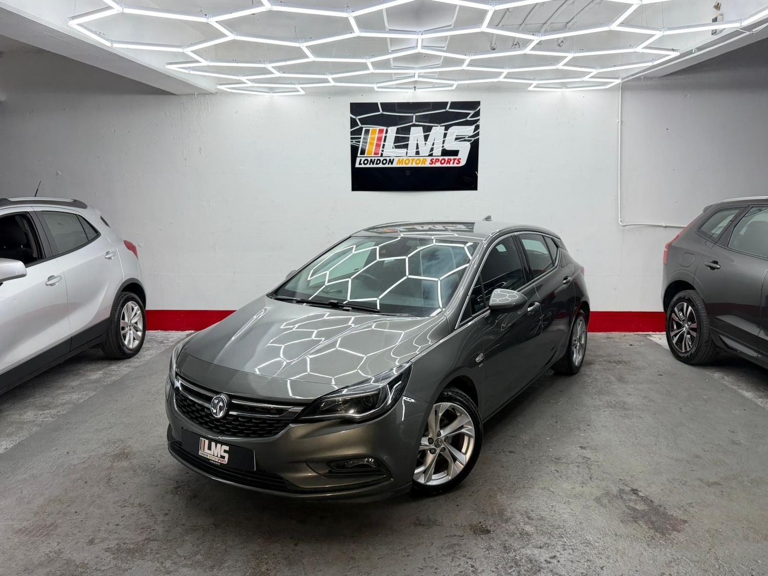 Used Vauxhall Astra 2018 for sale - 77234236: Photo 3