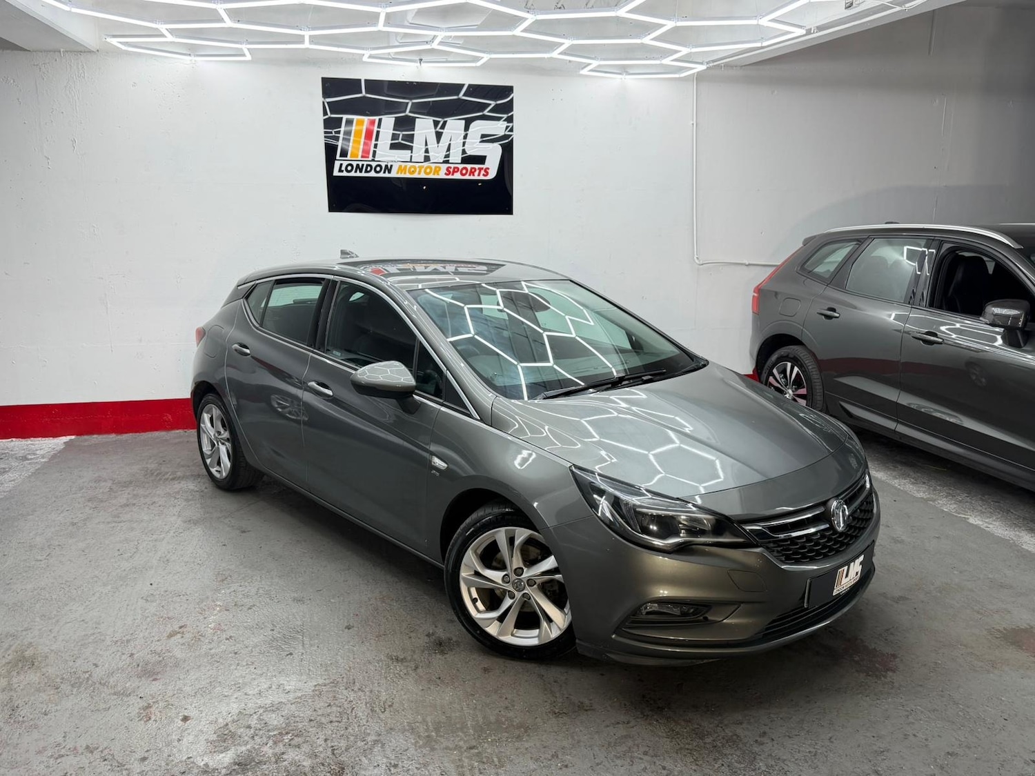Used Vauxhall Astra 2018 for sale - 77234236: Photo 31