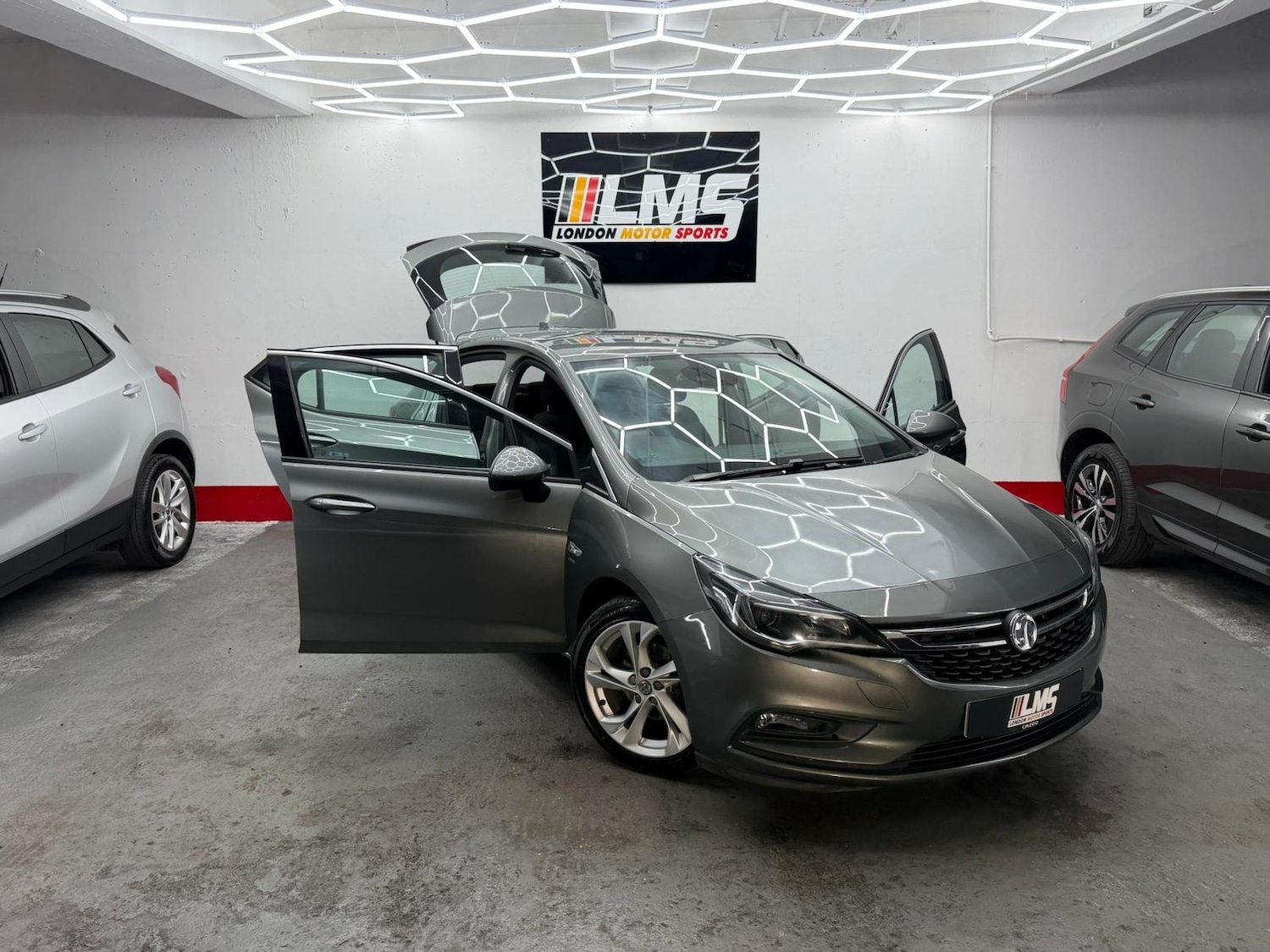 Used Vauxhall Astra 2018 for sale - 77234236: Photo 43