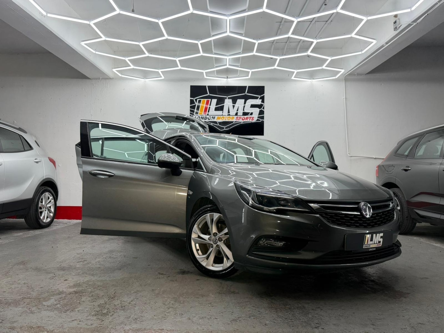 Used Vauxhall Astra 2018 for sale - 77234236: Photo 45
