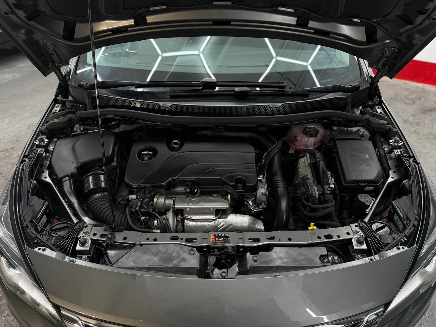 Used Vauxhall Astra 2018 for sale - 77234236: Photo 49