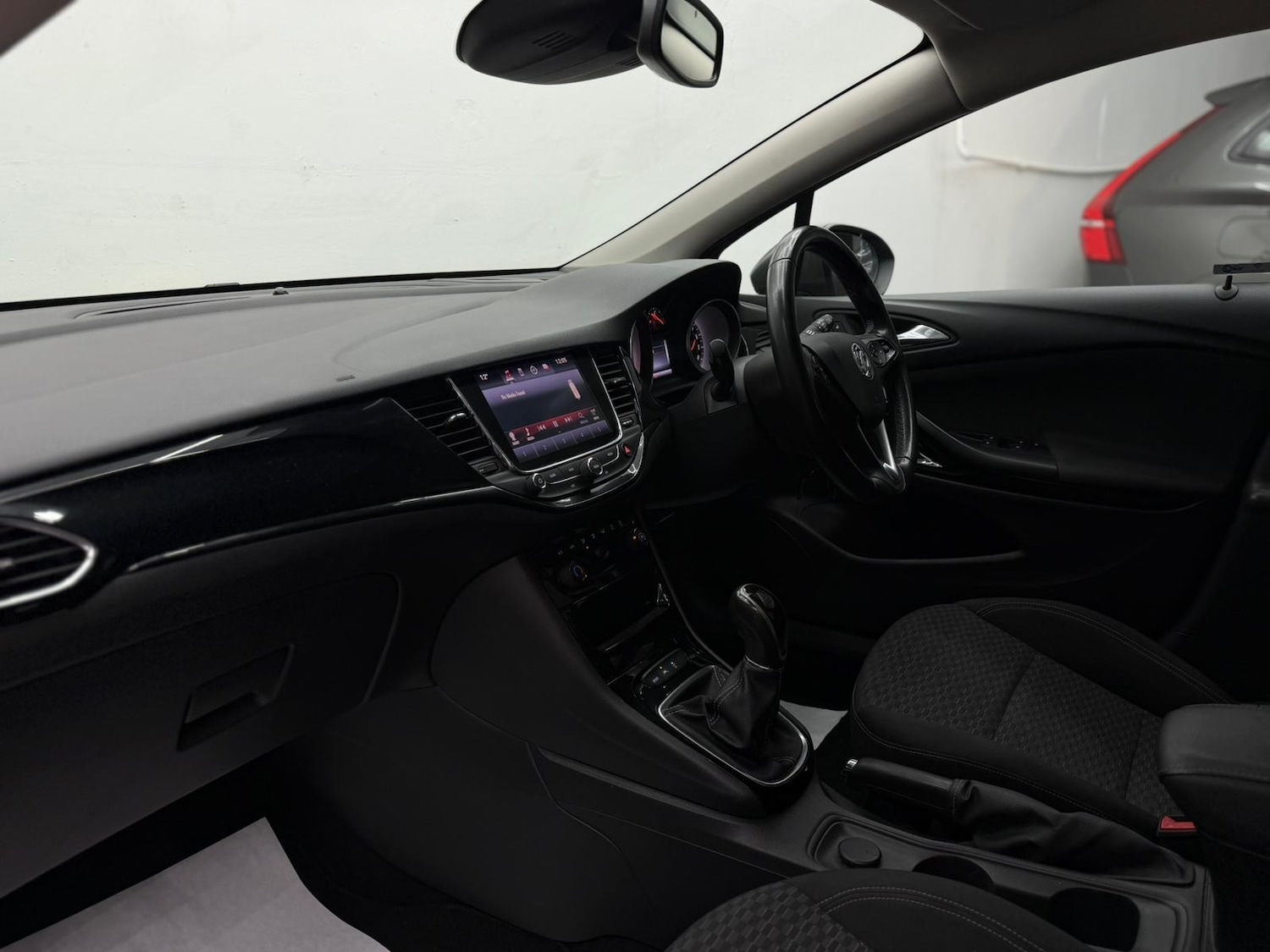 Used Vauxhall Astra 2018 for sale - 77234236: Photo 51