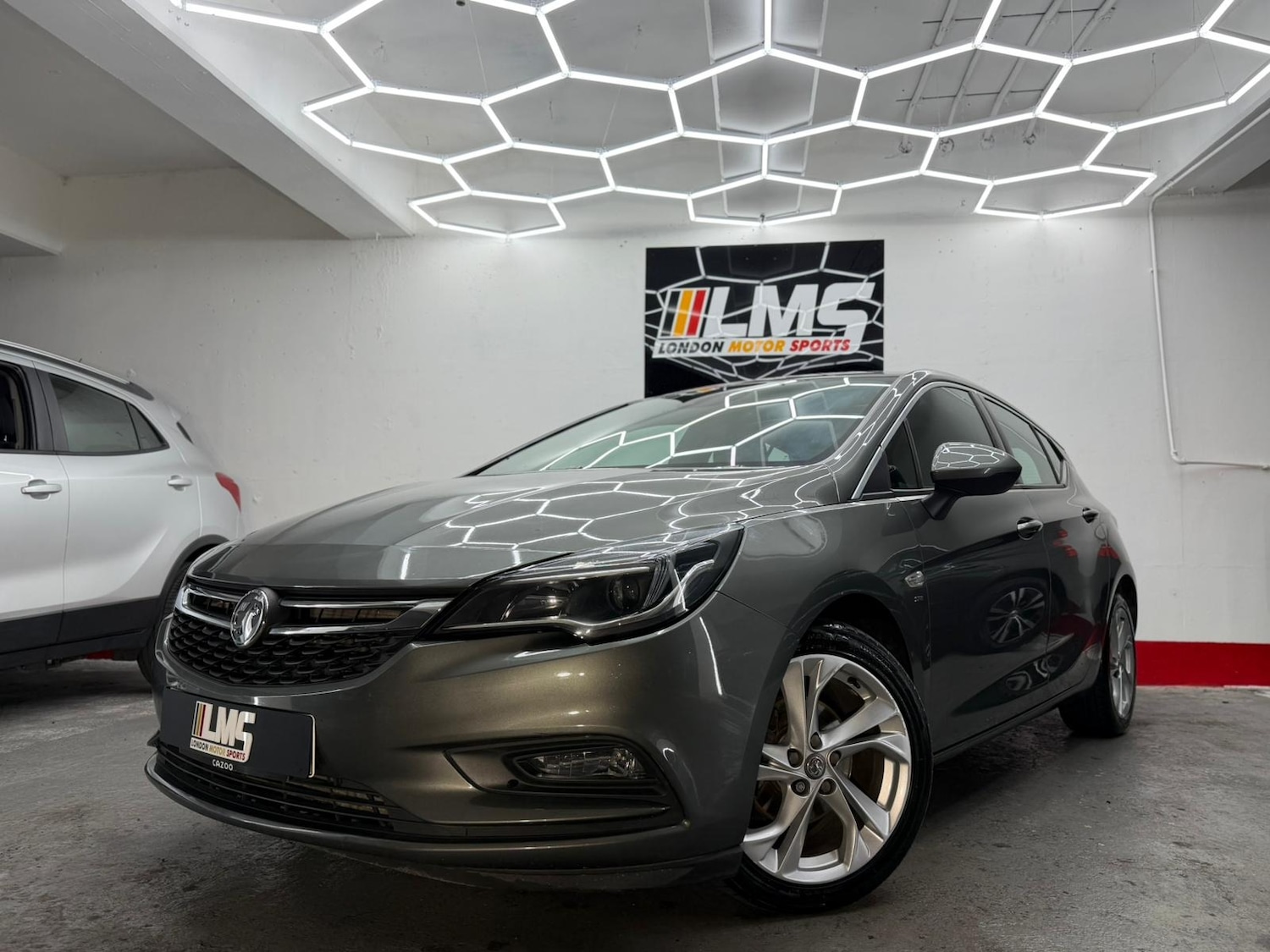 Used Vauxhall Astra 2018 for sale - 77234236: Photo 6