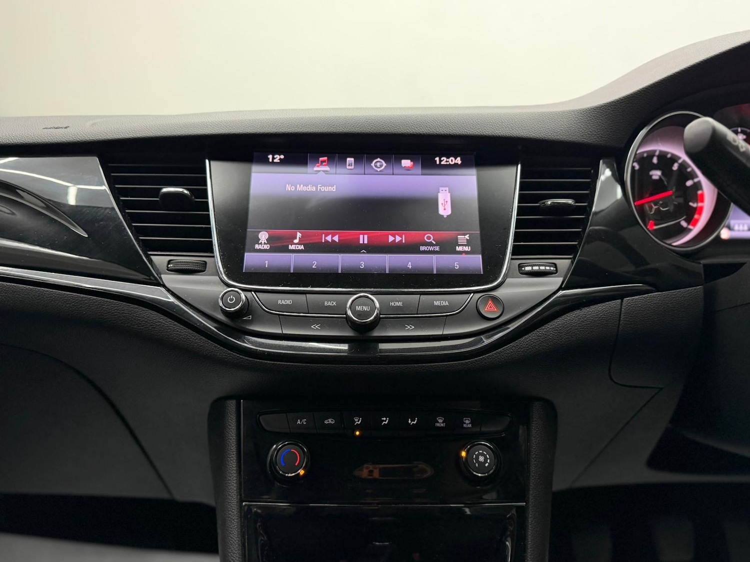 Used Vauxhall Astra 2018 for sale - 77234236: Photo 61