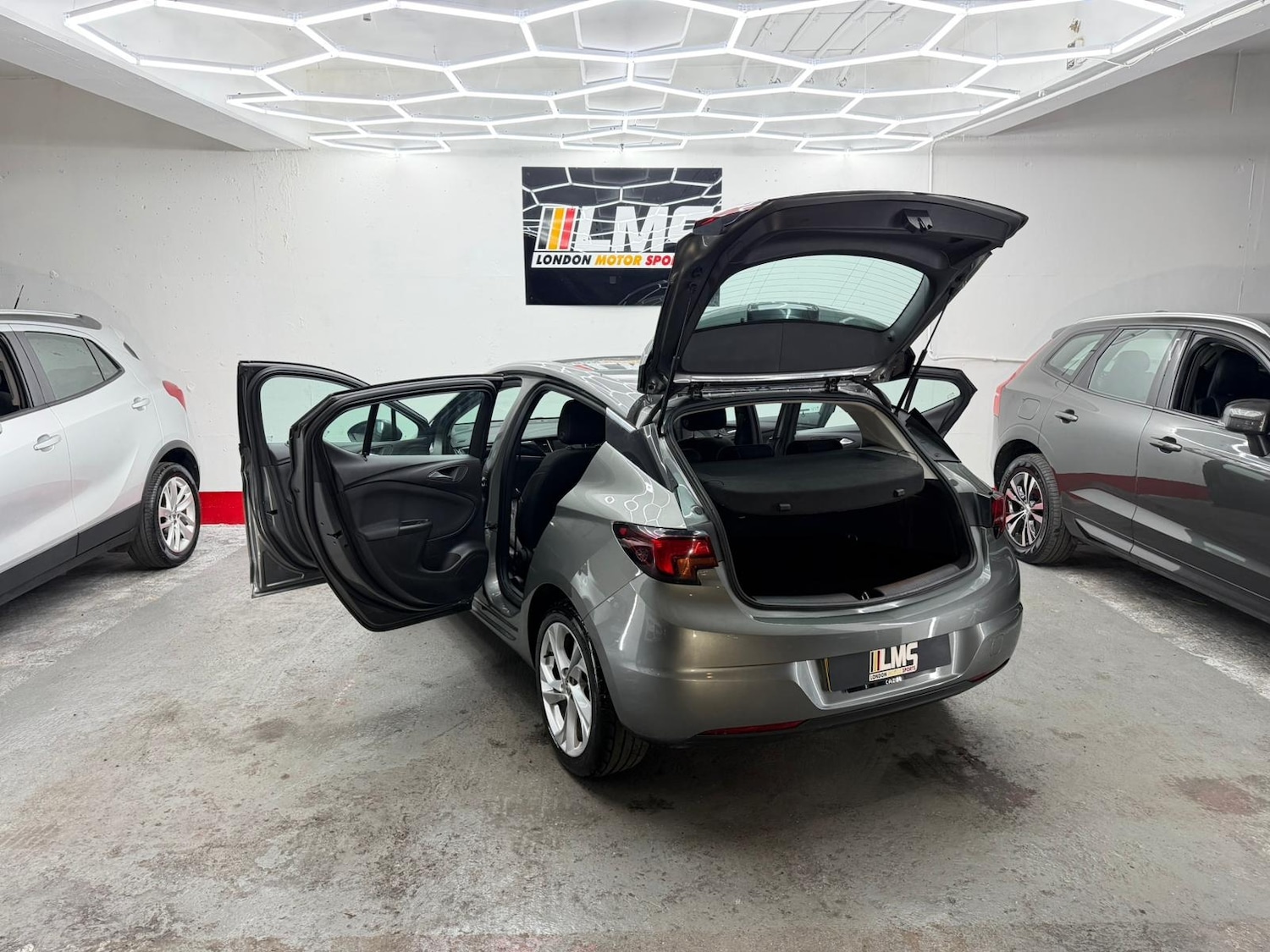 Used Vauxhall Astra 2018 for sale - 77234236: Photo 79