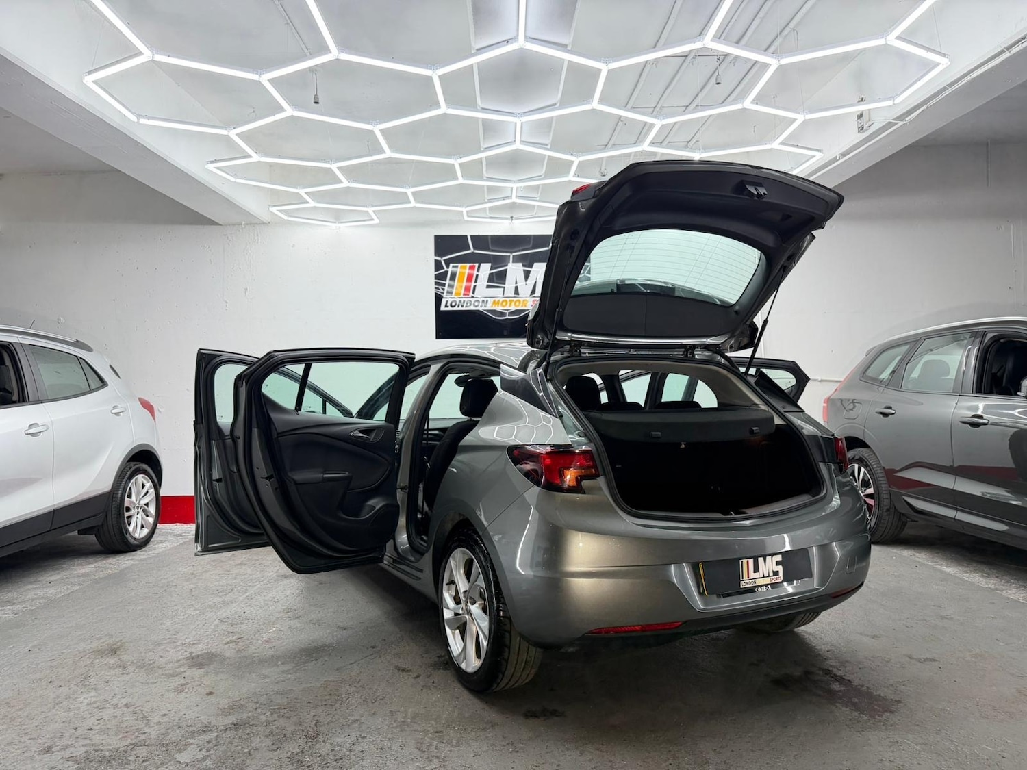 Used Vauxhall Astra 2018 for sale - 77234236: Photo 81