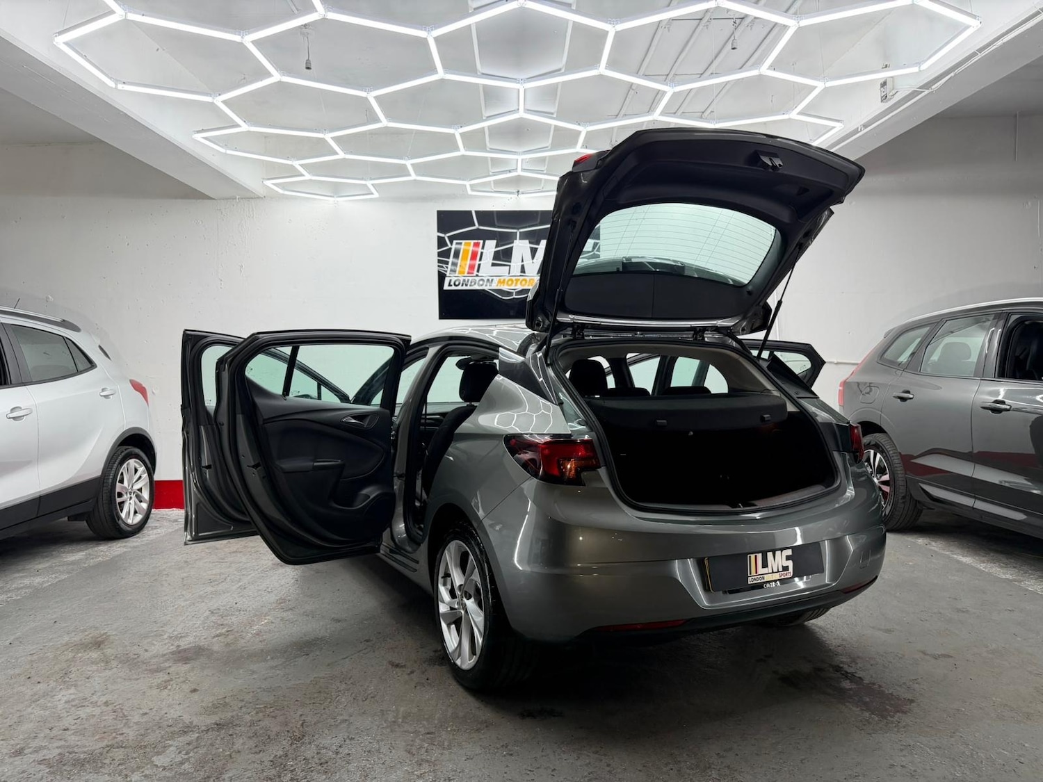 Used Vauxhall Astra 2018 for sale - 77234236: Photo 84