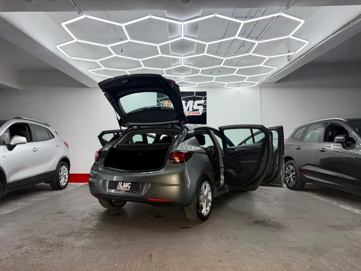 Used Vauxhall Astra 2018 for sale - 77234236: Photo 99