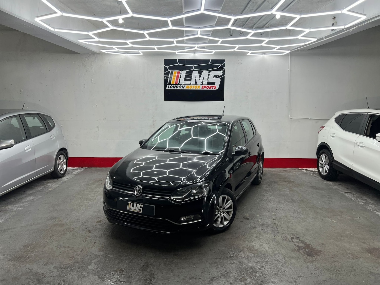 Used Volkswagen Polo 2015 for sale - 77461678: Photo 2
