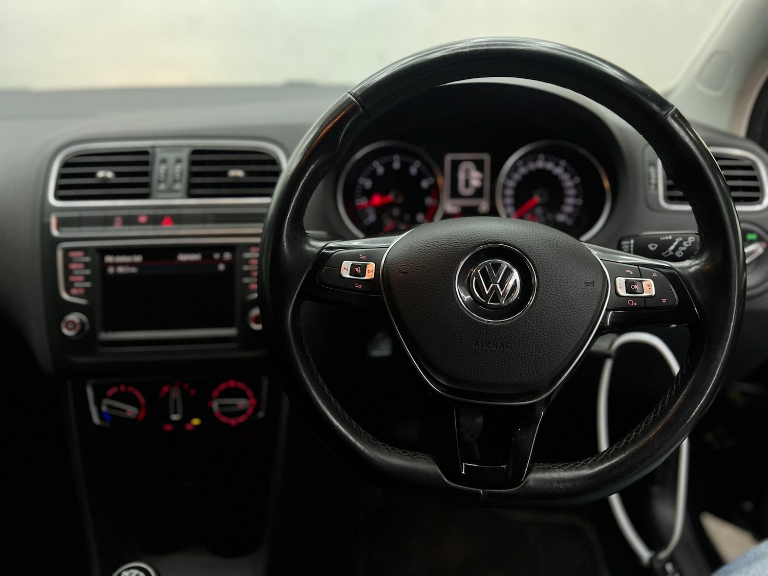 Used Volkswagen Polo 2015 for sale - 77461678: Photo 43