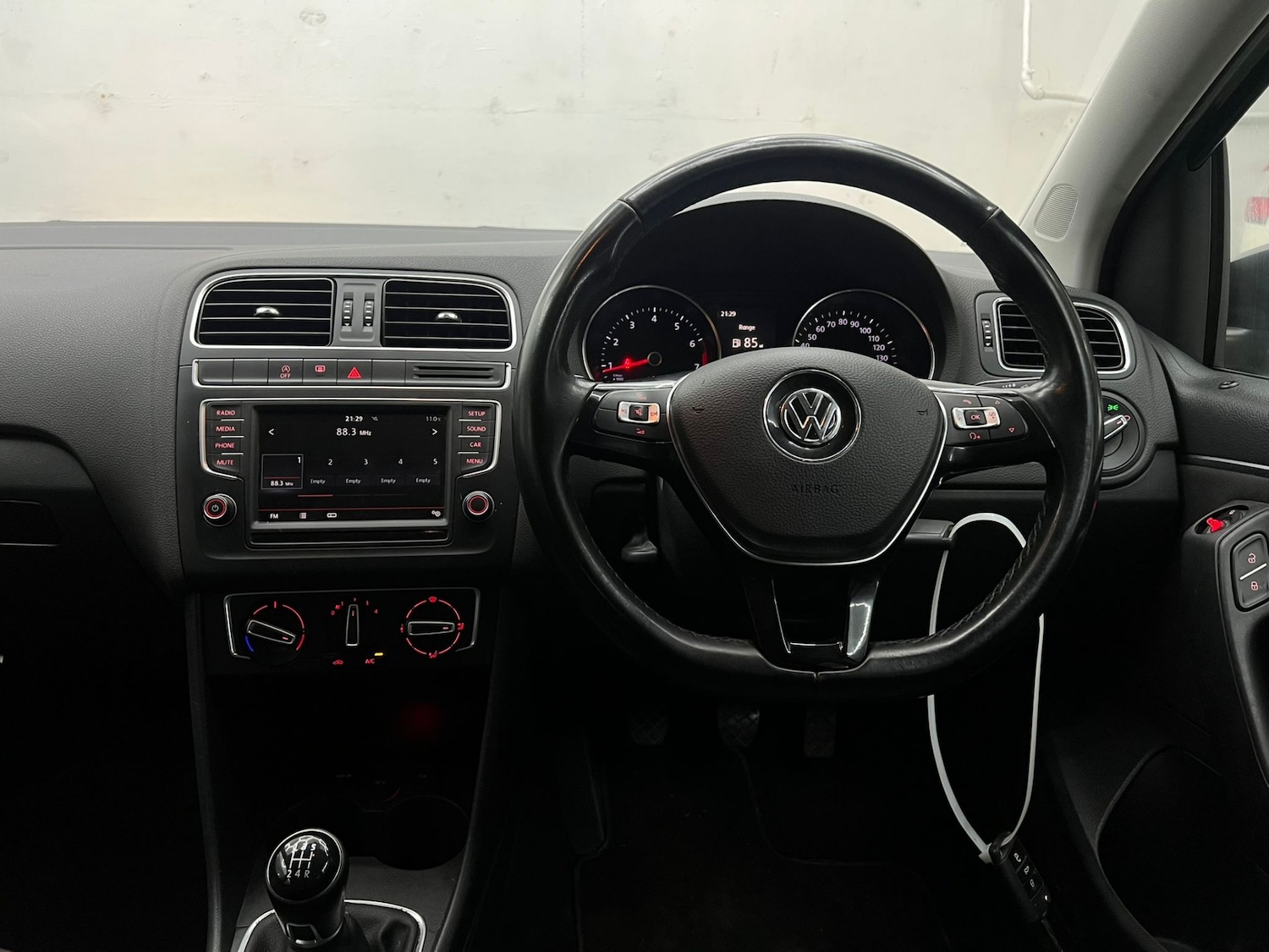 Used Volkswagen Polo 2015 for sale - 77461678: Photo 47