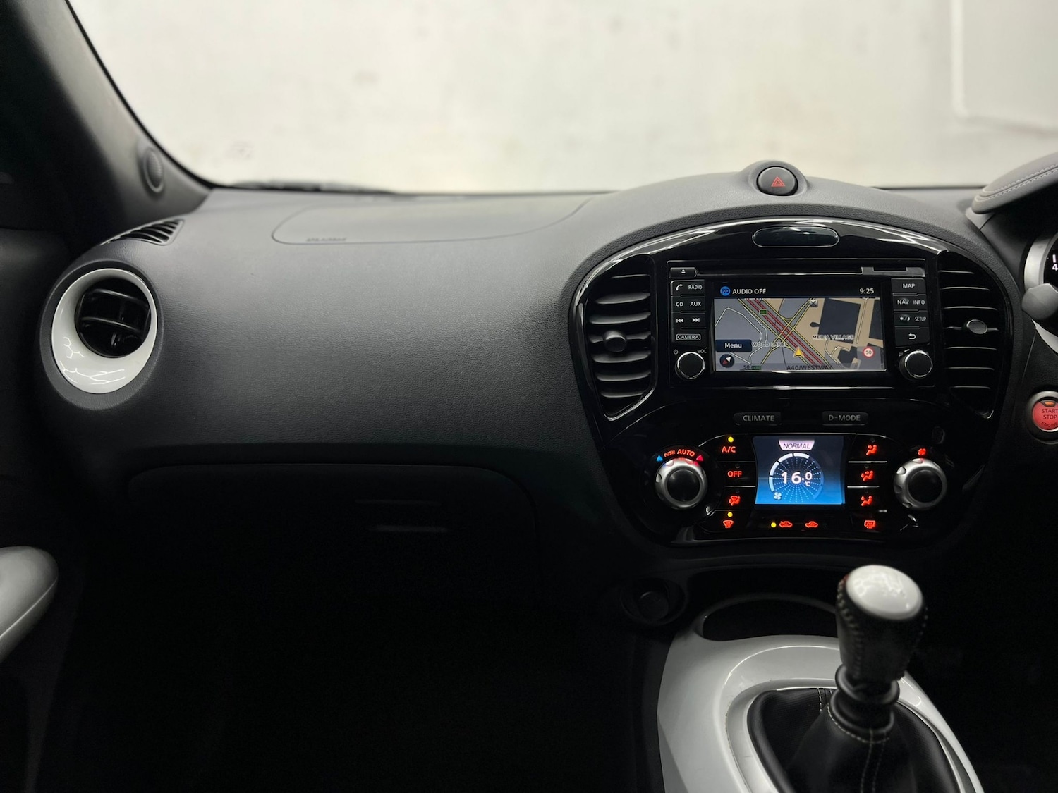 Used Nissan Juke 2015 for sale - 77555918: Photo 95