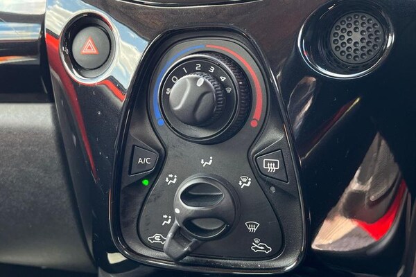 Used Toyota AYGO 2014 for sale - 75249972: Photo 27