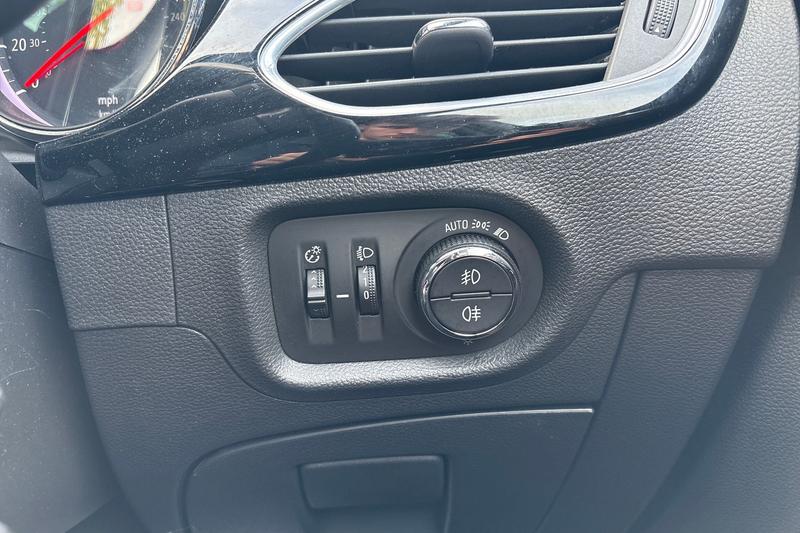 Used Vauxhall Astra 2017 for sale - 76419796: Photo 32