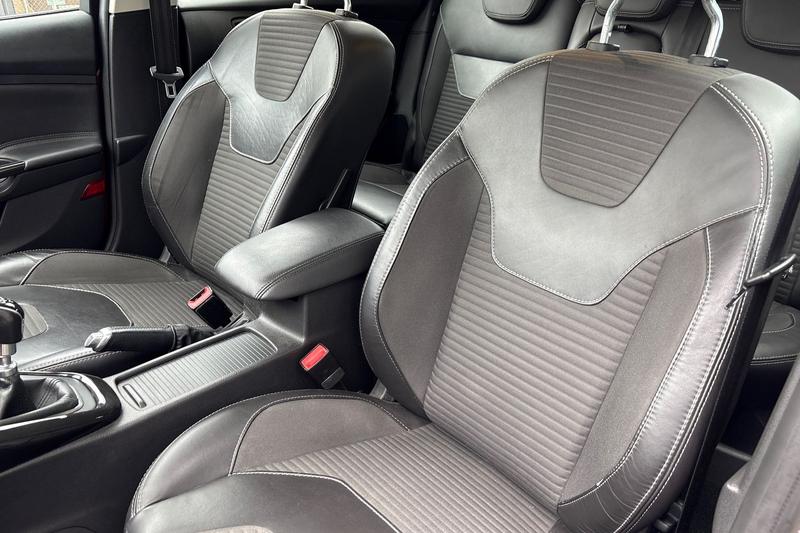 Used Ford Focus 2016 for sale - 76568538: Photo 19