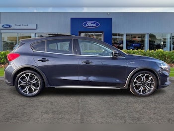 Used Ford Focus 2020 for sale - 77025890: Photo