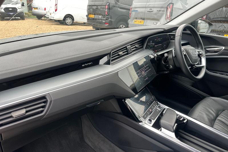 Used Audi e-tron 2023 for sale - 77665677: Photo 18