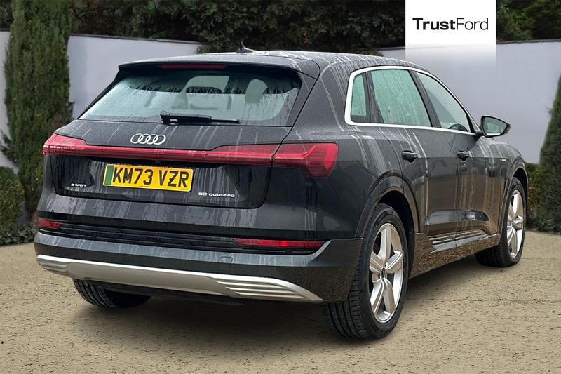 Used Audi e-tron 2023 for sale - 77665677: Photo 4