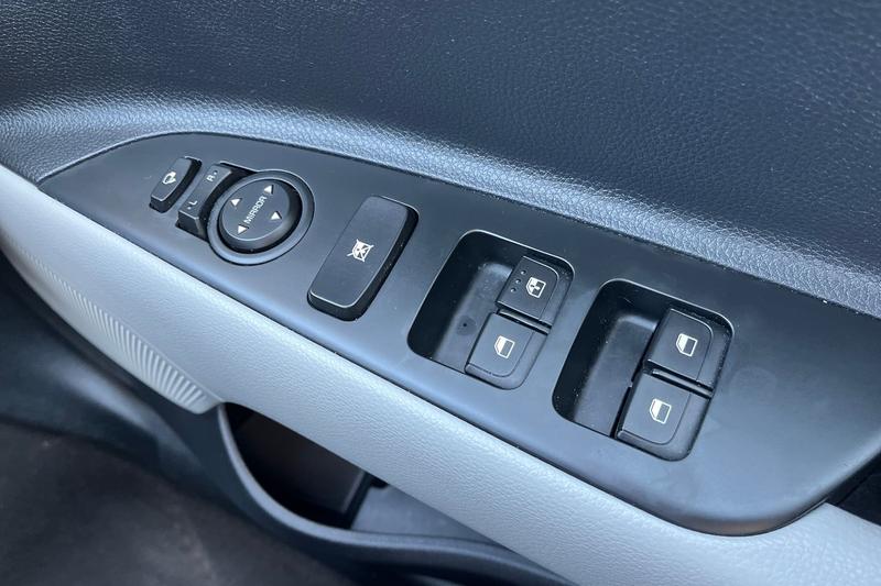 Used Kia Stonic 2023 for sale - 76104724: Photo 16