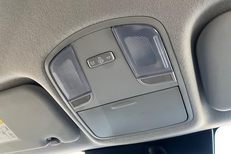 Used Kia Stonic 2023 for sale - 76104724: Photo 32