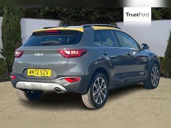 Used Kia Stonic 2023 for sale - 76104724: Photo