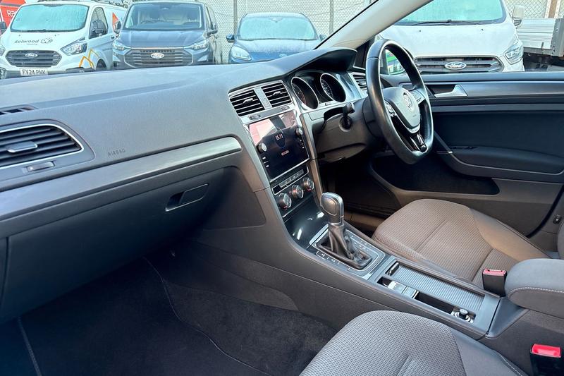 Used Volkswagen Golf 2017 for sale - 77128243: Photo 18