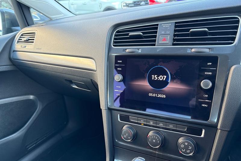 Used Volkswagen Golf 2017 for sale - 77128243: Photo 28