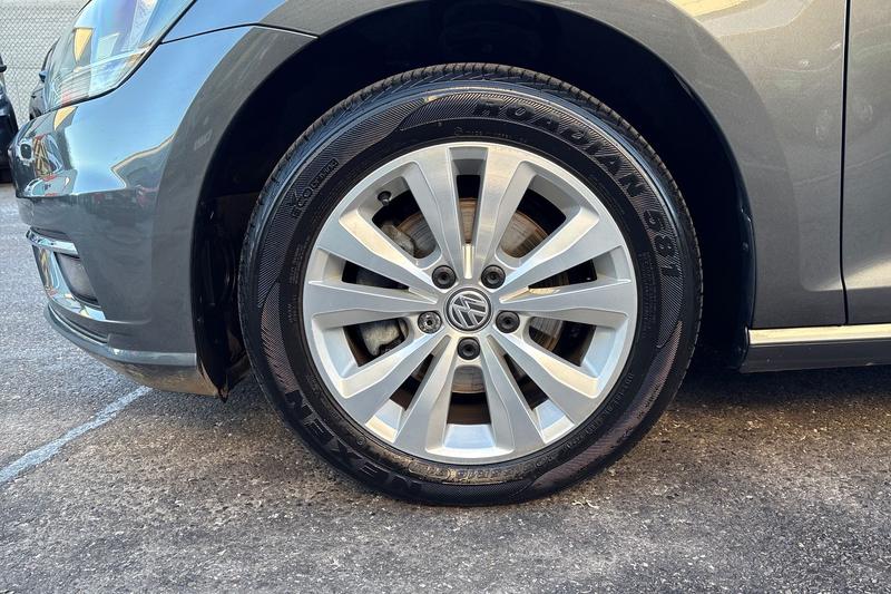 Used Volkswagen Golf 2017 for sale - 77128243: Photo 8