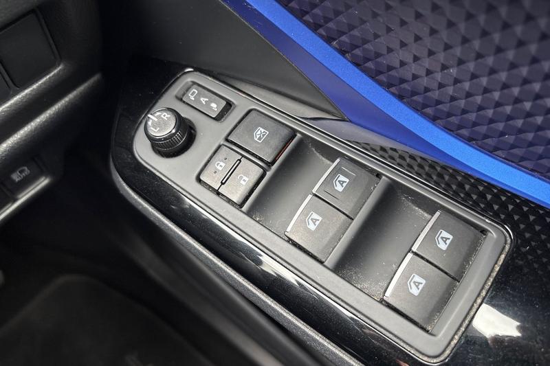 Used Toyota C-HR 2018 for sale - 76244830: Photo 16