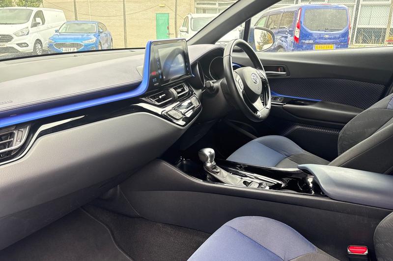 Used Toyota C-HR 2018 for sale - 76244830: Photo 18