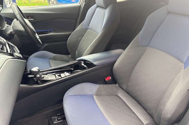 Used Toyota C-HR 2018 for sale - 76244830: Photo 19