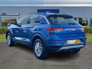 Used Volkswagen T-Roc 2022 for sale - 76782149: Photo