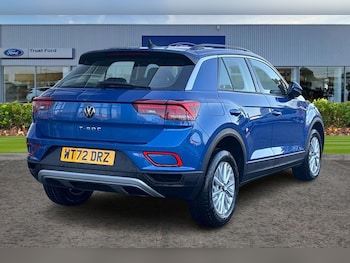 Used Volkswagen T-Roc 2022 for sale - 76782149: Photo