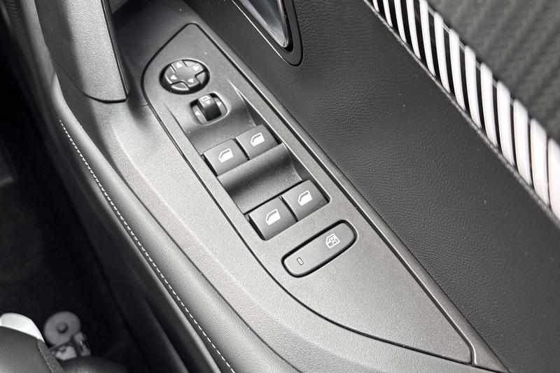 Used Peugeot 2008 2024 for sale - 76355581: Photo 16