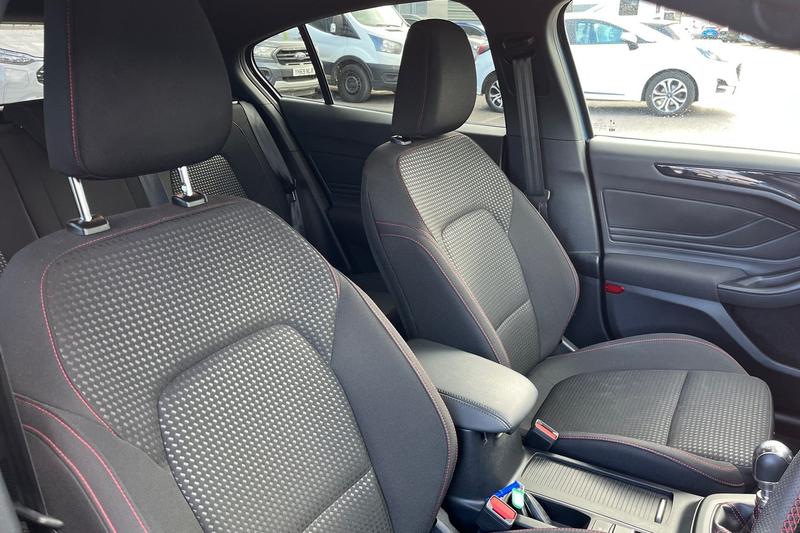 Used Ford Focus 2023 for sale - 78215548: Photo 17