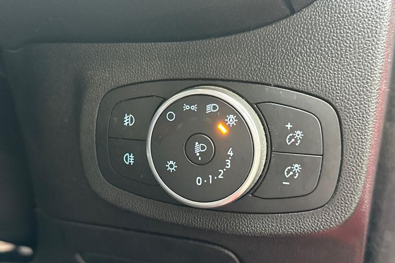 Used Ford Fiesta 2018 for sale - 77804523: Photo 38