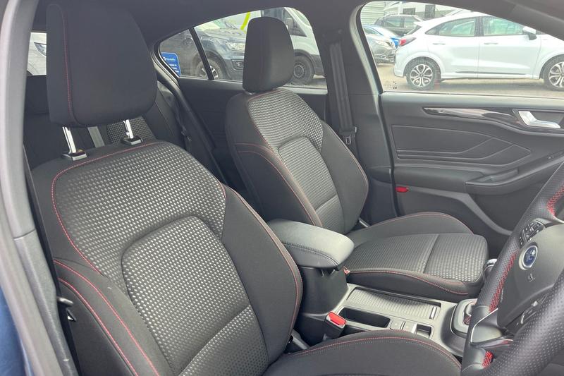 Used Ford Focus 2023 for sale - 78215552: Photo 17