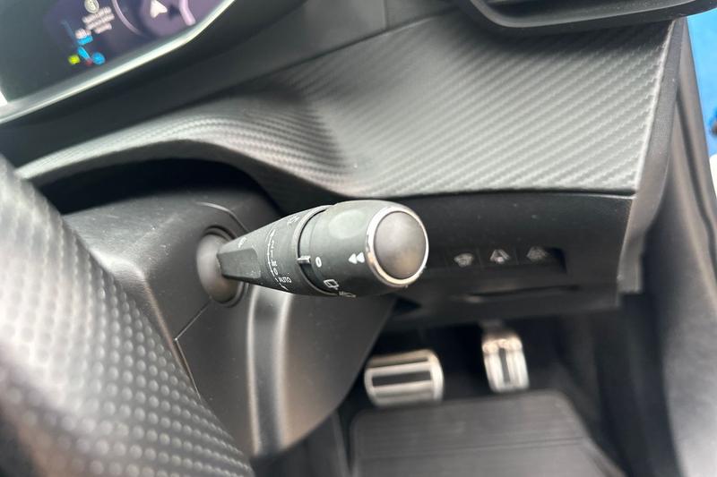 Used Peugeot 2008 2022 for sale - 77679428: Photo 15