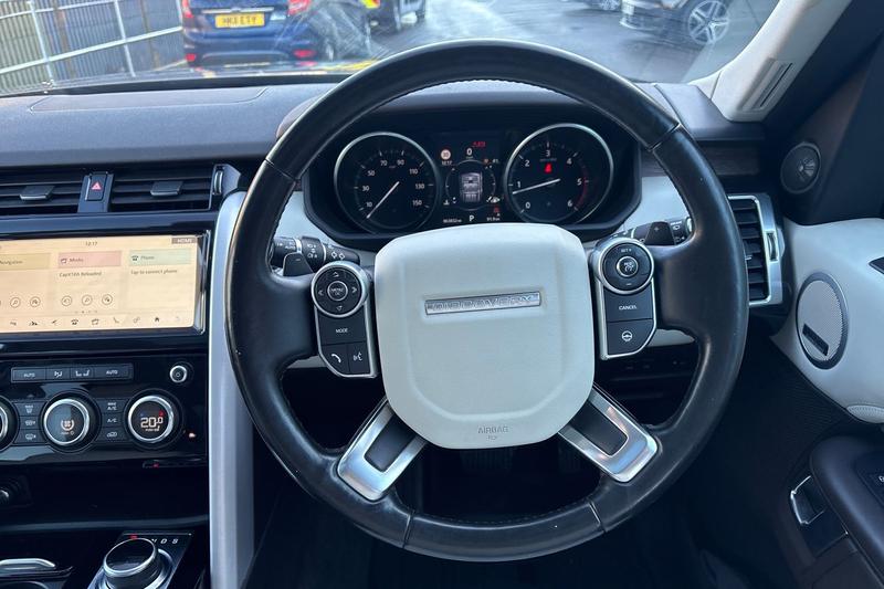 Used Land Rover Discovery 2017 for sale - 76803400: Photo 12