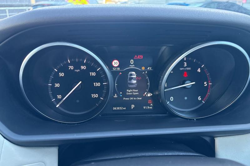 Used Land Rover Discovery 2017 for sale - 76803400: Photo 13