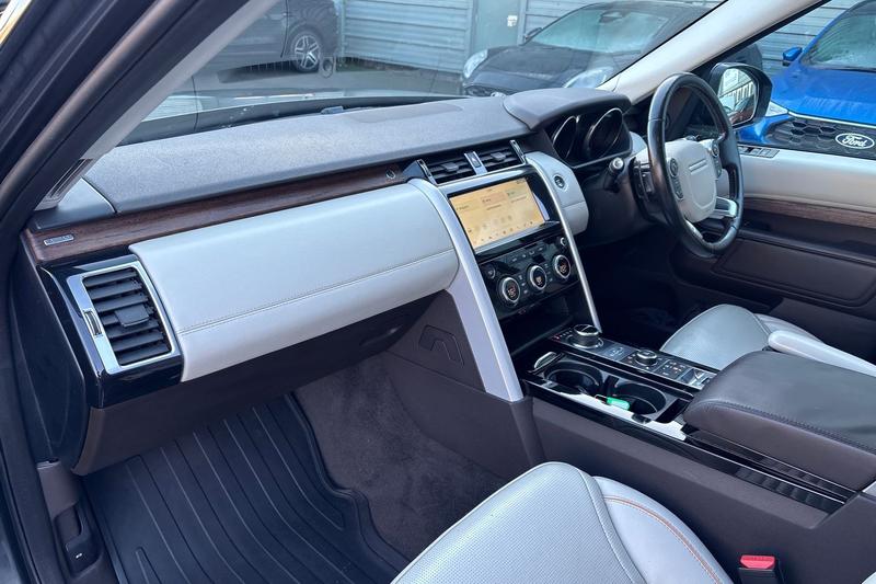 Used Land Rover Discovery 2017 for sale - 76803400: Photo 18