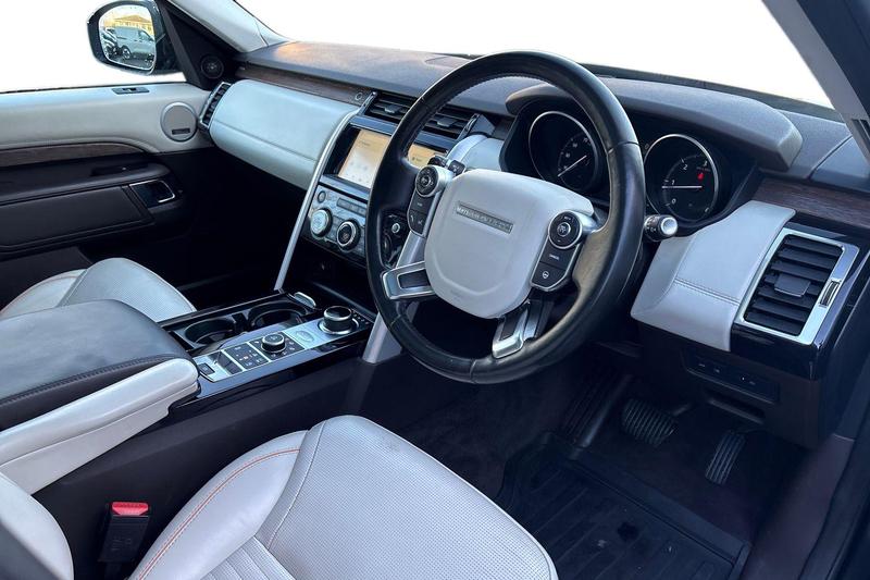 Used Land Rover Discovery 2017 for sale - 76803400: Photo 9